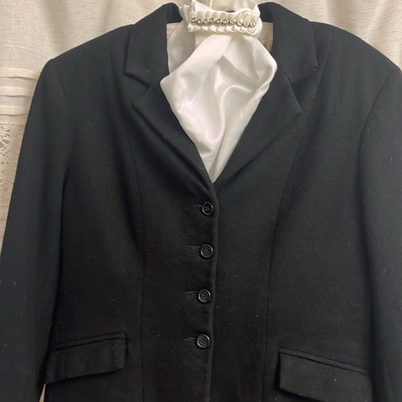 Devon-Aire Dressage Hunt Coat - Picture 2 of 7